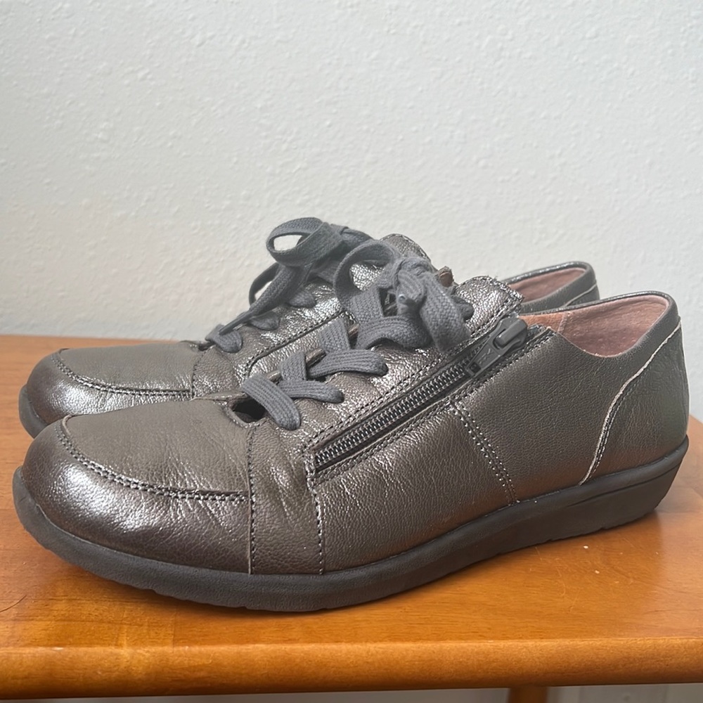 Vionic Shoes Size 8.5